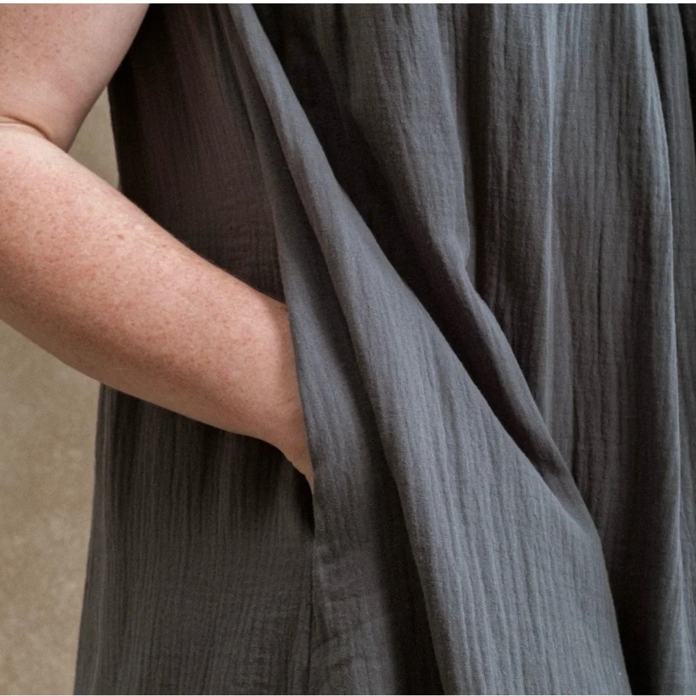 Neuflora Elegant Gray Midi Dress - Picture 4 of 4